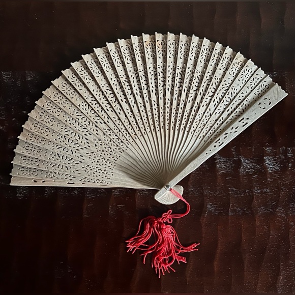 Vintage Hand Fan, Woodcut Design Folding Fan - Picture 3 of 8